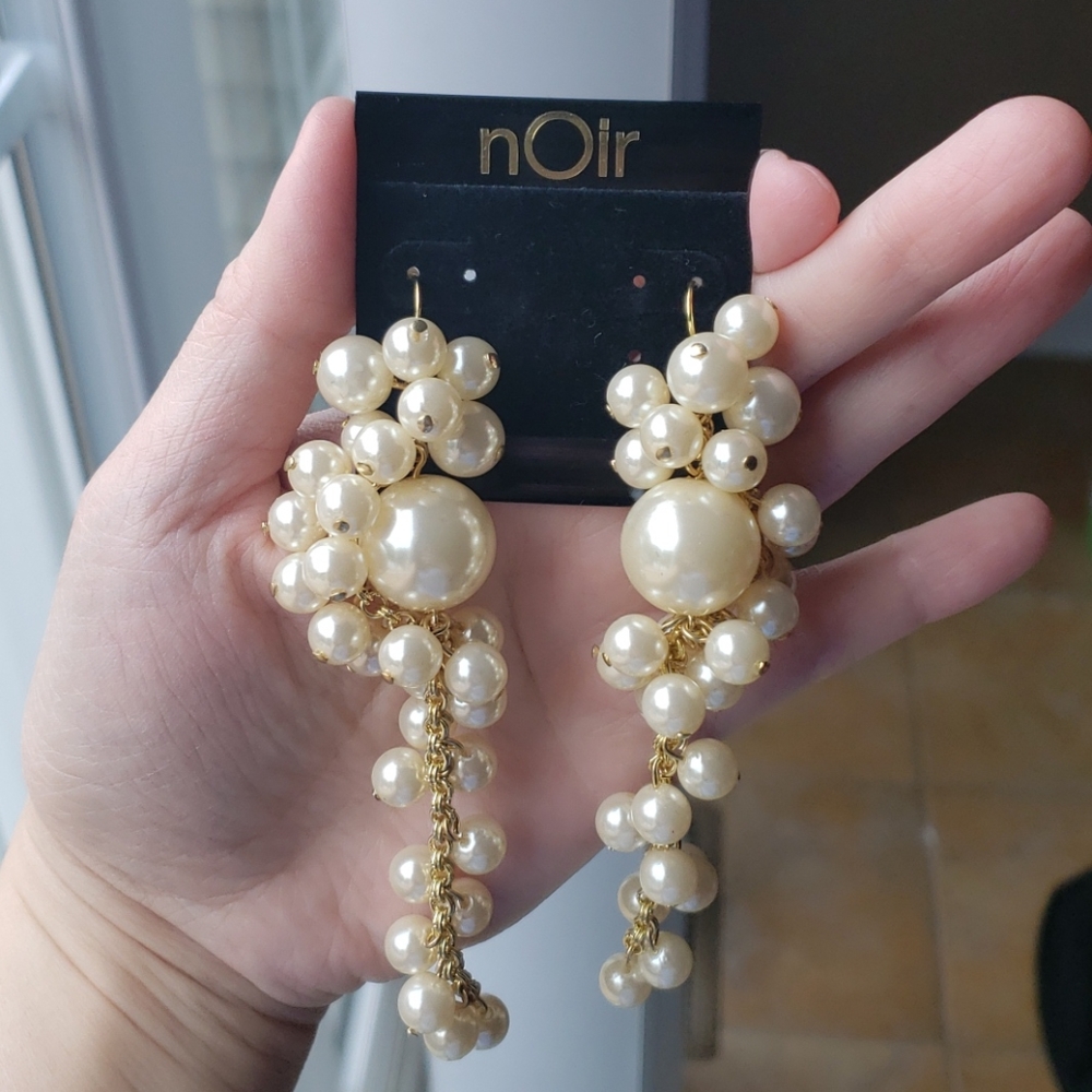 NWT Noir Earrings Pearls